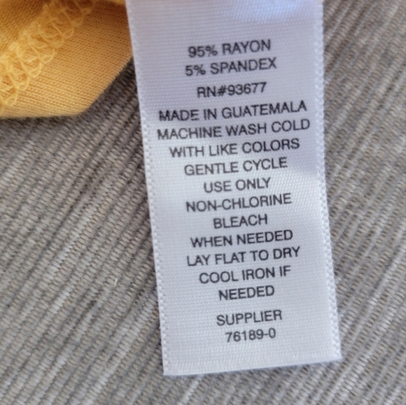 A.n.a Front twist blouse - Picture 3 of 3